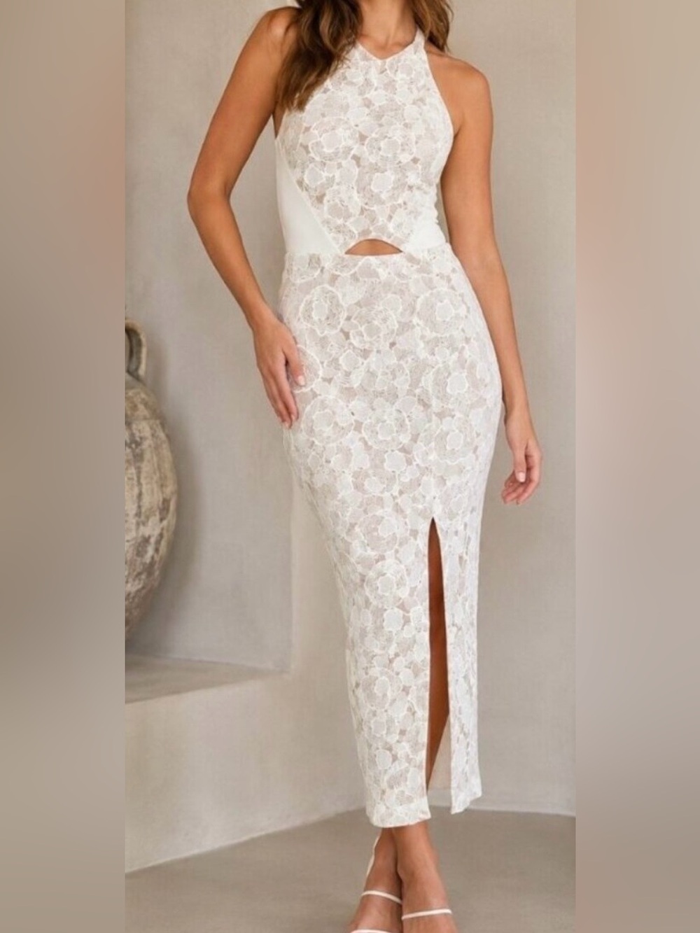 Manning Cartell white and Ivory Floral Lace stunning and elegant